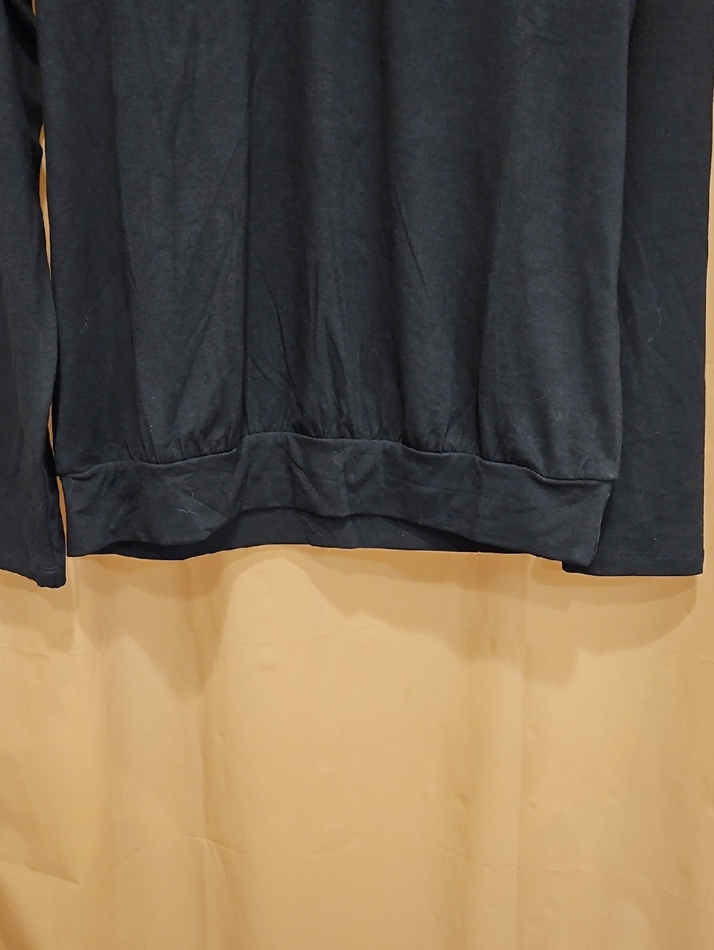 Black V-Neck Long Sleeve Top With Banded Waist - Picture 3 of 5